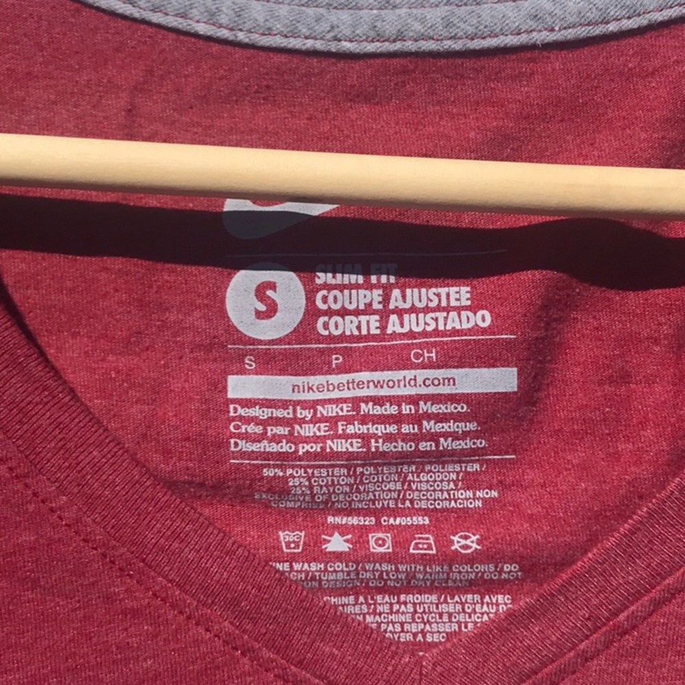 SOLD🛑🛑🛑Nike Brick Red V-Neck Slim Fit Tee Shirt - Picture 5 of 7